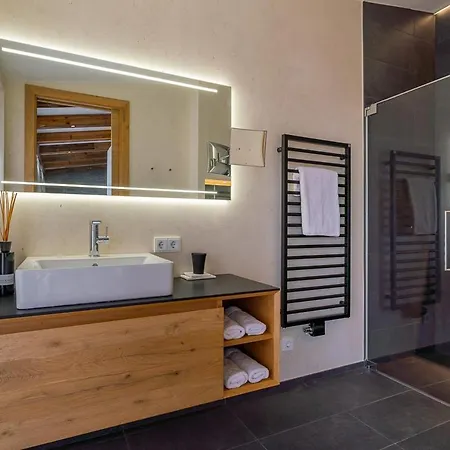 Alpenparks Hotel 4*