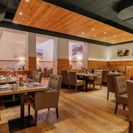 Alpenparks 酒店 3*