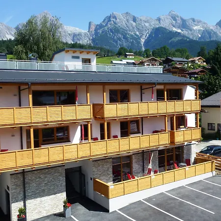 Alpenparks Hotel 4*